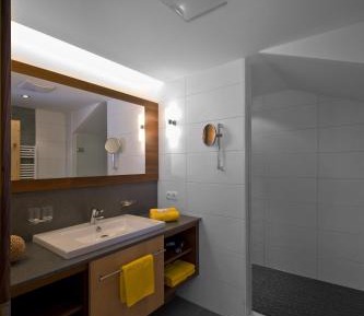 Two-Bedroom Apartment with Terrace - Top 4