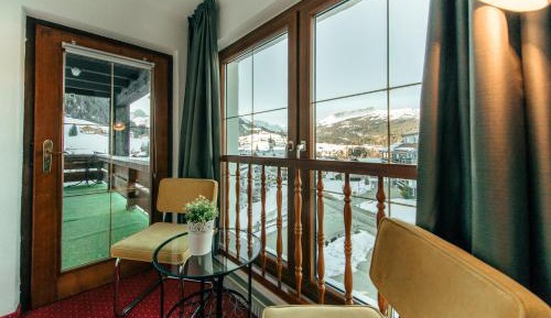 Apartment with Balcony