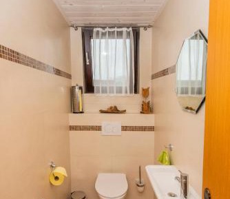 Three-Bedroom Apartment with Balcony