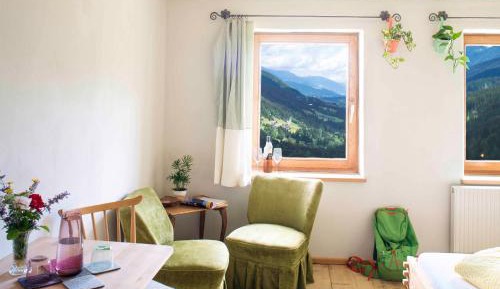 Apartment with Garden View
