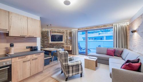 Apartment with Mountain View