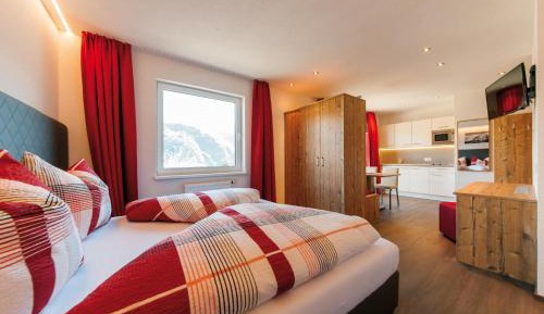 Studio with Terrace (2-3 Adults)