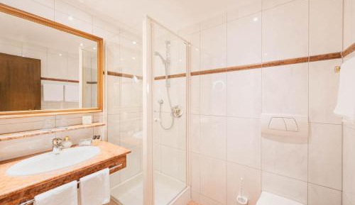 Budget Double Room with very limited view