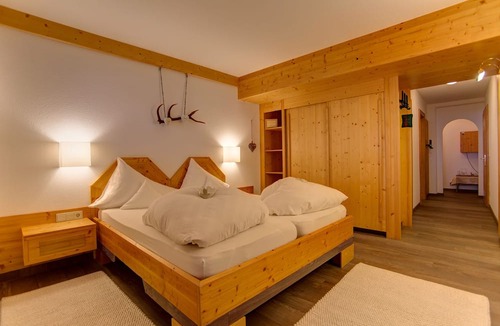 Sankt Anton am Arlberg Hotel | Hotel am Dorfplatz