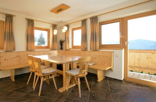 Hopfgarten Markt Ski Chalet | Gorgeous Chalet with Hot Tub in Tyrol
