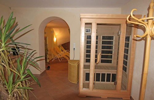 Huben Apartment | Quaint Apartment in Langenfeld