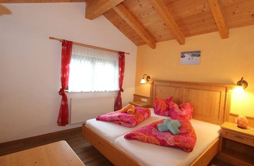 Huben Apartment | Quaint Apartment in Langenfeld