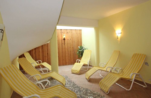 Huben Apartment | Apartment in Langenfeld With Sauna