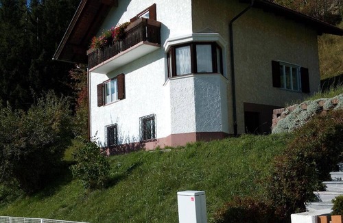 Navis House | Holiday apartment in a quiet location on the edge of a forest