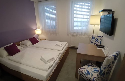 Kleinedling Hotel | AIS Center