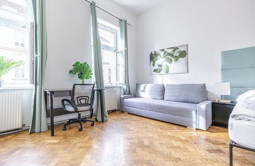Landstrasse Apartment | Modern Apt Near Danube Canal Long Stay
