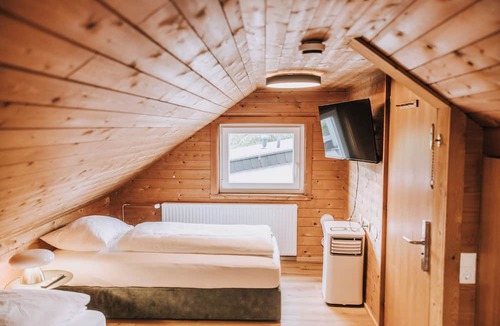 Hard Hotel | Velotique Hotel Angelika - Self-Check-in