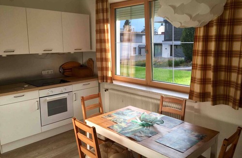 Arzl Apartment | Apartment 'Sonnige Wohnung In Innsbruck-Arzl' with Mountain View, Private Terrace and Wi-Fi