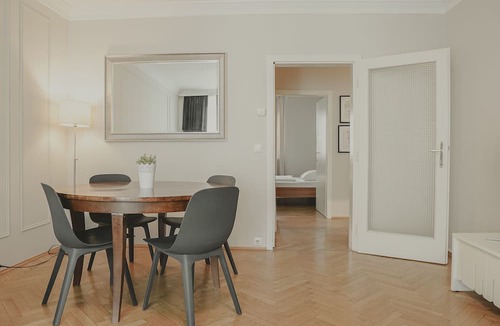 Innere Stadt Apartment | HeyMi Apartments Post