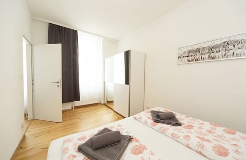 Funfhaus Apartment | Apartment No. 13 in Vienna near Schönbrunn/Westbahnhof | Keyless Check-In