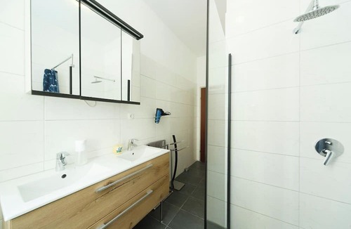 Funfhaus Apartment | Apartment No. 03 in Vienna near Schönbrunn/Westbahnhof | Keyless Check-In