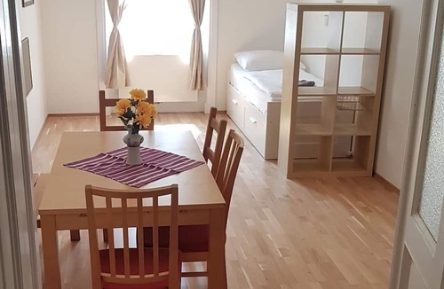 Innere Stadt Apartment | Large central two bedroom Apartment A12