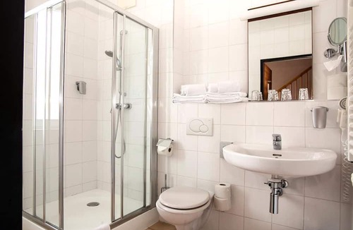Sankt Lorenzen ob Murau House | Standardzimmer für 4 P. mit Balkon Vorzugspreis HB - Club Hotel am Kreischberg