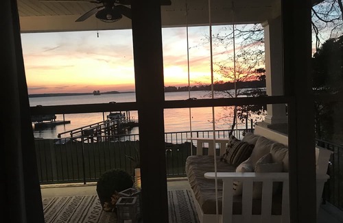 Chapin House | Family House on Lake Murray. 6 bedroom & 6 1/2 bath house with big water view.