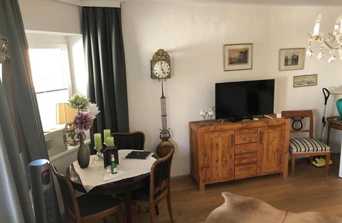 Innsbruck Apartment | Apartment 'Citybergblick' with Mountain View, Balcony & Wi-Fi