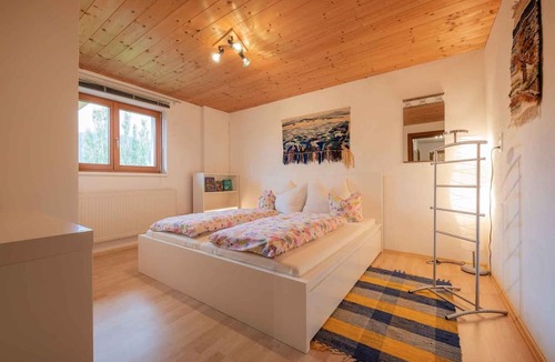 Mieders Apartment | Vacation apartment Serlesblick with direct access to the ski slope, WLAN and terrace