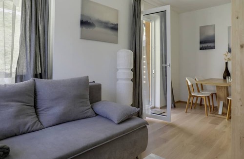 Muhlbachl Apartment | Modern Apartment "Habicht" with Wi-Fi, Garden and Terrace