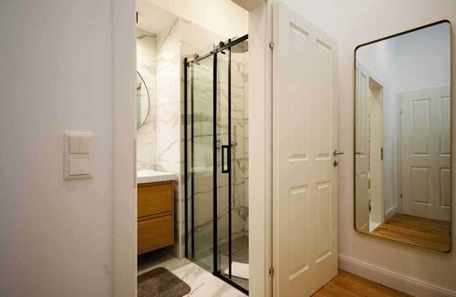 Weißgerber Apartment | Elegant Vienna apartment - historic building, modern comfort