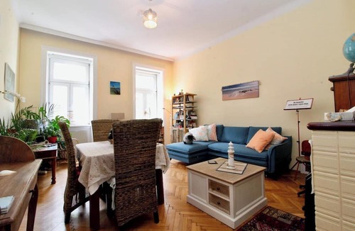 Innere Stadt Apartment | Your sunny, central and quiet home with garden
