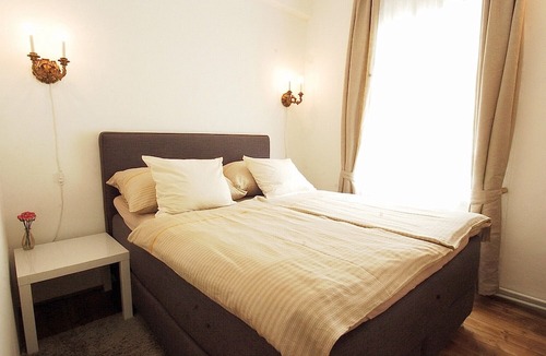 Kritzendorf Apartment | Holiday Apartment 'Bioweingut Hauerhof 99 - 4' with Shared Garden, Wi-Fi and Air Conditioning