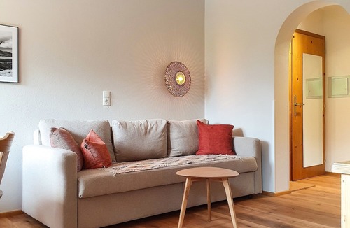 Goetzens Apartment | "Lovely apartment with free parking."