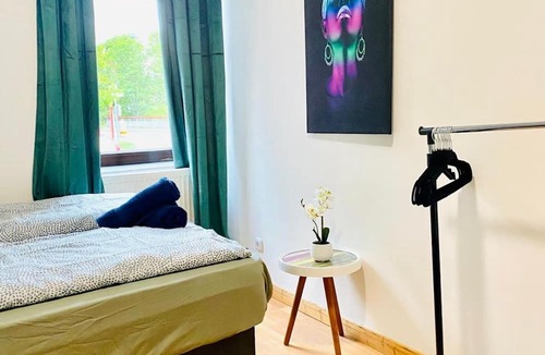 Liesing Apartment | Bright & Spacious 3-BR Apt with Direct City Access