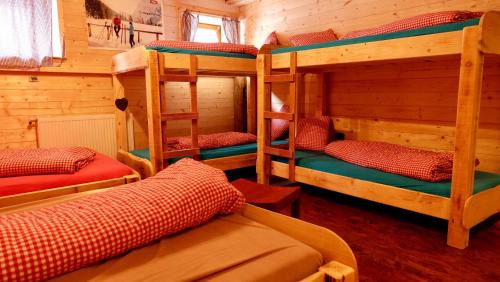 Leutasch Hostel | Hostel Weisses Rössl