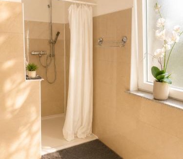 Sankt Andrae-Woerdern Apartment | Geräumige Ferienwohnung mit Terrasse - nähe Tulln & Wien