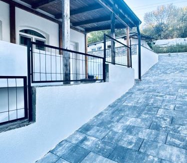 Klosterneuburg Apartment | Cozy 1BR Apt & LR with Terrace Near Museum Gugging