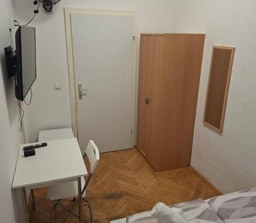 Brigittenau Apartment | Cozy Budget Friendly Rooms Near Danube & 15 Mins to Vienna Center