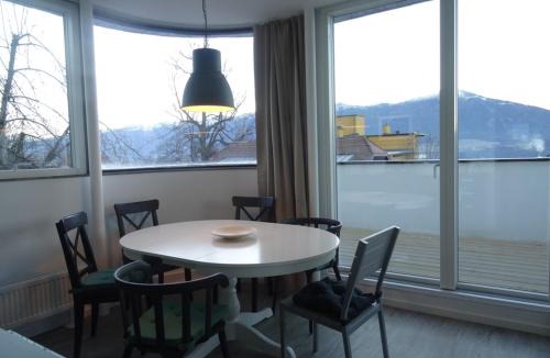 Hungerburg-Hoheninnsbruck Apartment | Holidayhome OMYXL