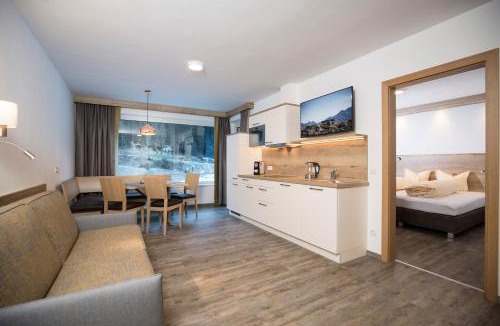 Juns Apartment | Alps Tux