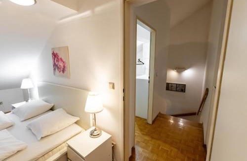 Leopoldstadt Apartment | Duplex Apartment - 3 Bedrooms - Bright Living Room