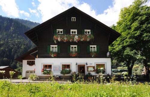 Partenen House | Pension Backstuba