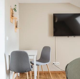 Graz City Centre Apartment | New Boho Design Altstadt Studio - Free Parking by HERO HOMES Graz