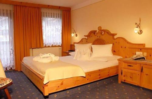 Berwang Bed & Breakfast | Hotel-Restaurant Edelweiẞ