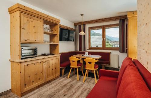 Ried im Oberinntal Apartment | Ferienresidenz Raich - Appartements mit Sky Wellness und Garten