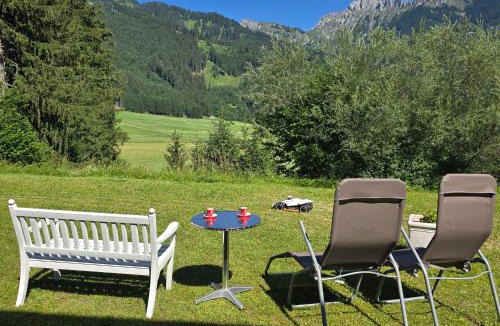 Hoefen Apartment | UNVERBAUTE PANORAMALAGE, Bergblick, Erholung, Komfort, Süd-Balkon, WOHNZIMMER, 2 SCHLAFZIMMER, ruhig