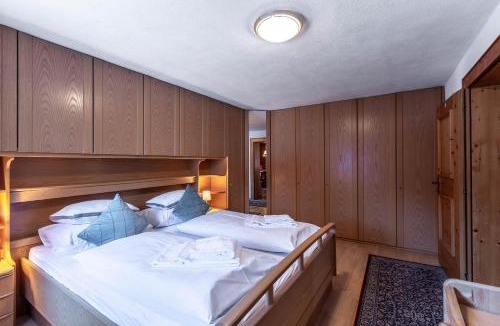 Flirsch House | Appartement Tschol