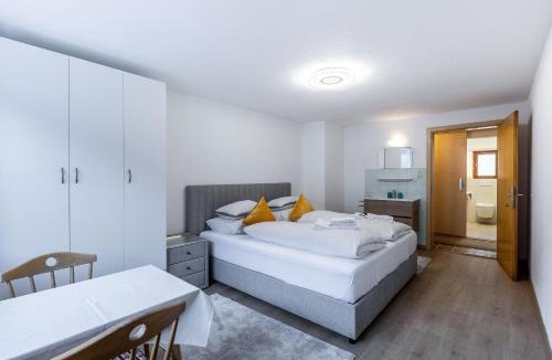 Flirsch House | Appartement Tschol
