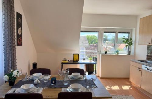 Dobl-Zwaring Apartment | McHome Self Check-In Loftartiges und großes Apartment mitten im Grünen mit Balkon DG06 in Dobl bei Graz