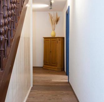 Lofer Apartment | Großes Ferienhaus für 10 Personen mit Kachelofen & Bergblick