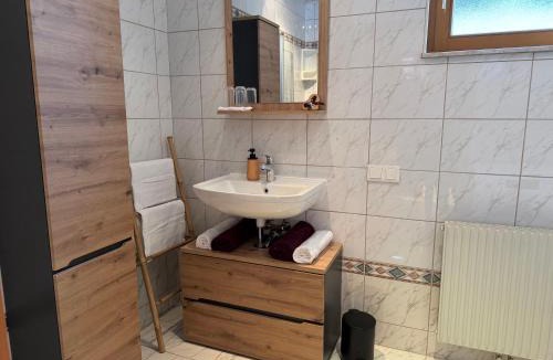 Sankt Corona am Wechsel Apartment | Ferienhaus am Bauernhof mit Terrasse nähe Wexl Arena