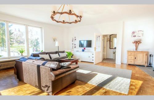 Baden Apartment | White Villa