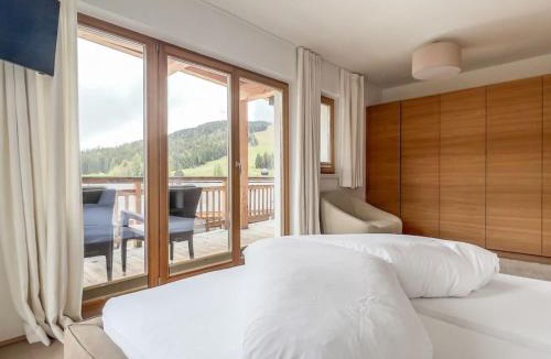 Seefeld in Tirol Apartment | Apartment Luxus Chalet Poolblick - mit eigener Sauna by Interhome